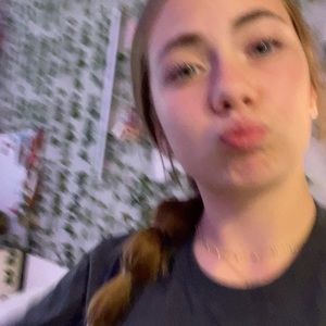 Meet your Posher, Kaya